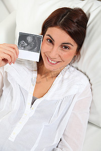 孕妇看未来孩子的超声波图
