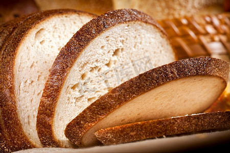 14圆摄影照片_鲜嫩可口的面包