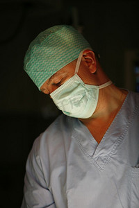 一位外科医生的肖像