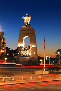 加拿大夜景摄影照片_加拿大渥太华国家战争纪念馆夜景。