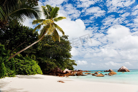 著名的安塞·拉齐奥海滩，世界上最美丽的热带海滩之一。印度洋塞舌尔普拉斯林岛。