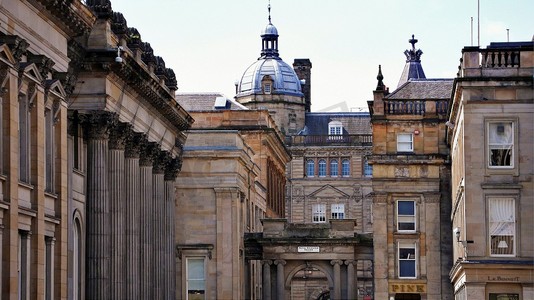 psd分层展架图摄影照片_分层新古典主义建筑，苏格兰格拉斯哥，英国。
