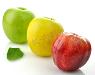 绿苹果、红苹果和黄苹果