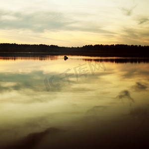 夕阳湖自然全景