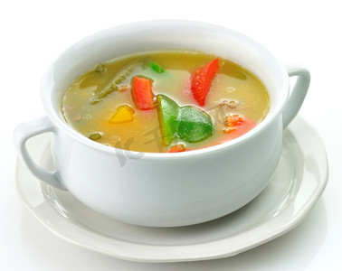 白色汤杯中的蔬菜汤