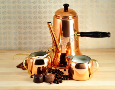 干锅老豆腐摄影照片_复古咖啡设置与巧克力和咖啡豆