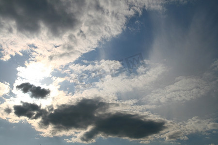 大气2摄影照片_黑暗神圣的天空风暴天堂