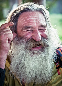 grey摄影照片_画名：笑着的灰胡子老人Portrait of Laughing Old Man with Grey Beard