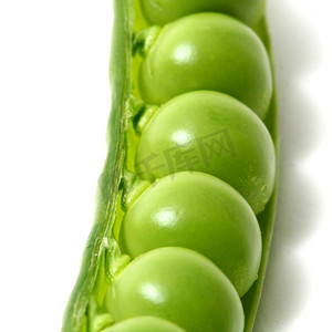 种豌豆摄影照片_豌豆孤立在白色微距上特写