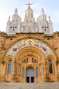 巴塞罗那大教堂摄影照片_耶稣圣心赎罪教堂，巴塞罗那，西班牙