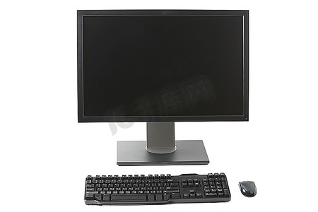 白底隔离的计算机工作站(显示器、键盘、鼠标)