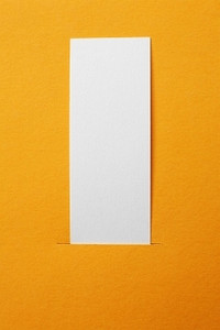 橙色背景的白纸卡