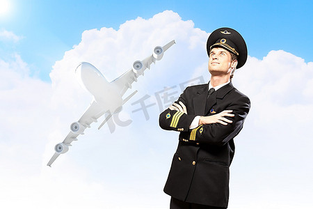 商业航天摄影照片_男飞行员以飞机为背景的图像