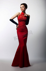 嘉年华广告摄影照片_肖像的一个美丽的感性的女人在中世纪的红色礼服