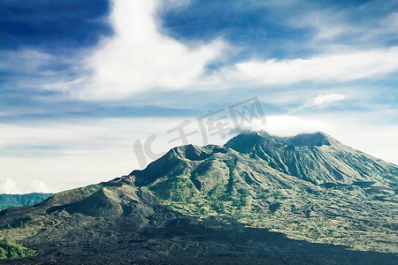 巴厘岛早上的巴图尔山