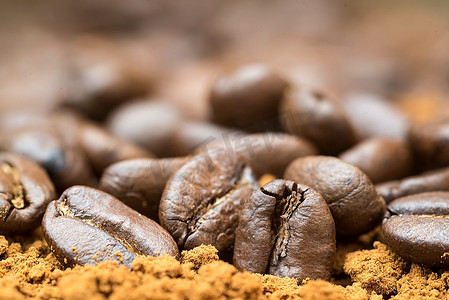 咖啡豆纹理摄影照片_宏观图像的地面咖啡和咖啡豆