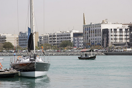 阿联酋迪拜，迪拜河沿岸的海滨谢赫·赛义德·阿尔-马克鲁之家