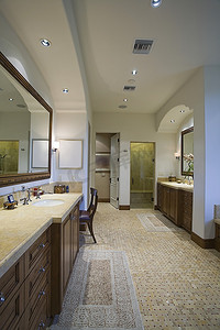 三亚天房洲际酒店摄影照片_棕榈泉浴室铺有马赛克瓷砖地板