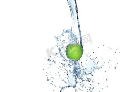 汁水摄影照片_青苹果飞溅的水孤立