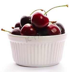 樱桃在碗孤立的白色车厘子樱桃
