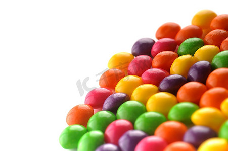 以多种颜色的糖果为背景