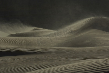 沙粒摄影照片_夜色中的沙漠