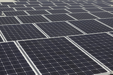 大量的太阳能电池板地板砖太阳能板