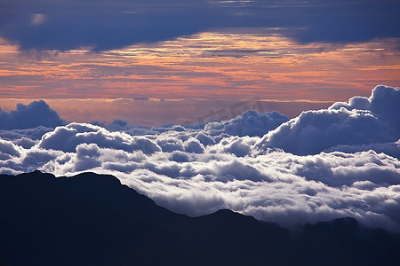 从夏威夷毛伊岛上的Haleakala看风景