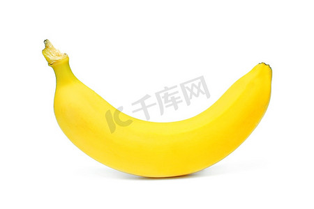 白色隔膜上的成熟香蕉