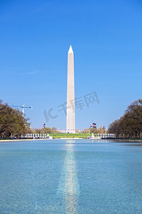 华盛顿纪念碑在林肯纪念堂新倒影池中的倒影