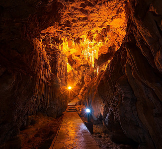 ppt地理位置摄影照片_越南的Nguom Ngao洞穴