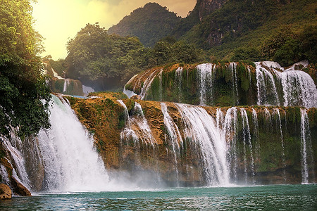 越南的班乔克-德田瀑布