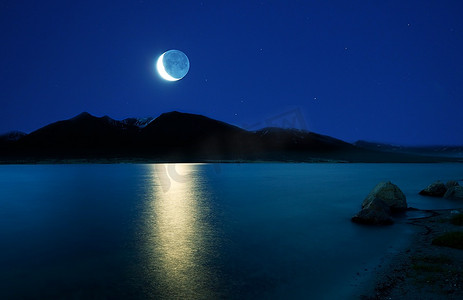 梦幻月光摄影照片_月光下的大海