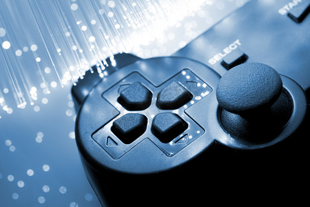 红色科技框摄影照片_定了调子的游戏控制器蓝色