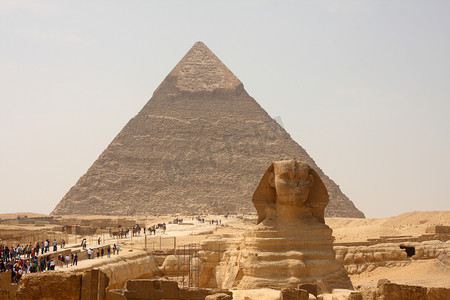 埃及的金字塔和狮身人面像