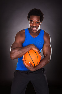 打篮球背景摄影照片_非洲人打篮球