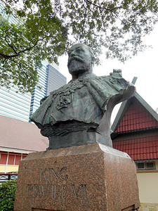 马来西亚吉隆坡-2016年9月8日: 位于马来西亚国家博物馆的爱德华七世国王铜像.