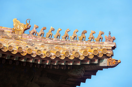 监护人摄影照片_Ornate roof figurines at the Forbidden City, Beijing, China