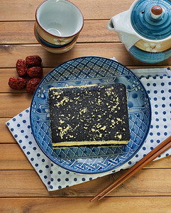 的饭团摄影照片_亚洲食品黑芝麻糯米糕