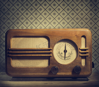 老收音机摄影照片_老式收音机
