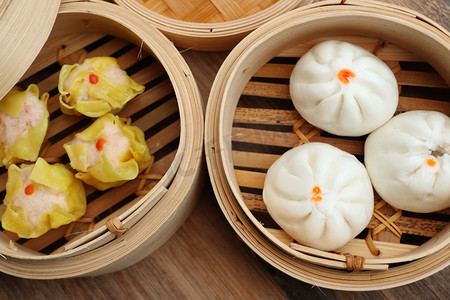 吃馒头摄影照片_中国蒸饺子和包子
