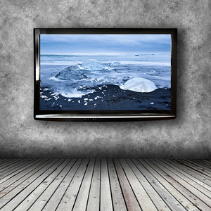现代电视背景墙摄影照片_等离子电视房间的墙上
