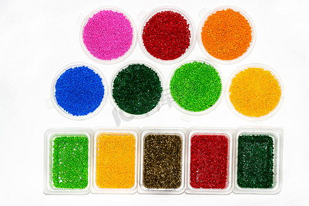 高分子染料。塑料着色剂。颜料颗粒中.