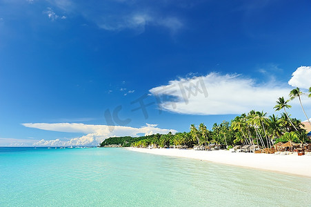 童贞摄影照片_菲律宾偏远岛屿美丽的荒野海滩
