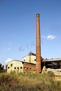 工厂外景工厂外景摄影照片_垃圾和破旧的工厂倒影