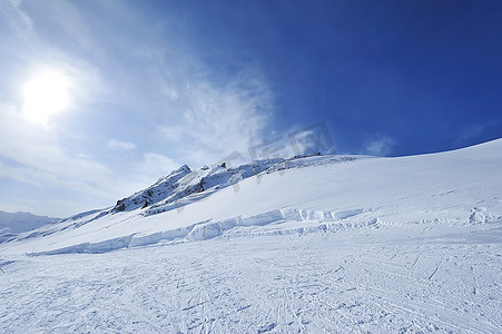 有雪的山在冬天，Val-d Isere，阿尔卑斯山，法国