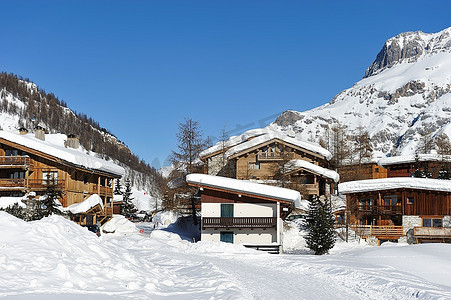 冬季积雪的山地滑雪胜地，瓦尔-d&急性；法国阿尔卑斯山伊斯尔
