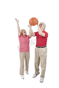 开心篮球摄影照片_老夫妇打篮球