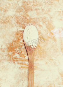 木勺木背景上面粉。instagramm 滤镜效果