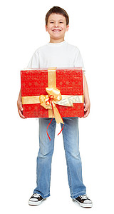 红色金色商务背景摄影照片_男孩与红色礼品盒和金弓-假日对象概念隔离